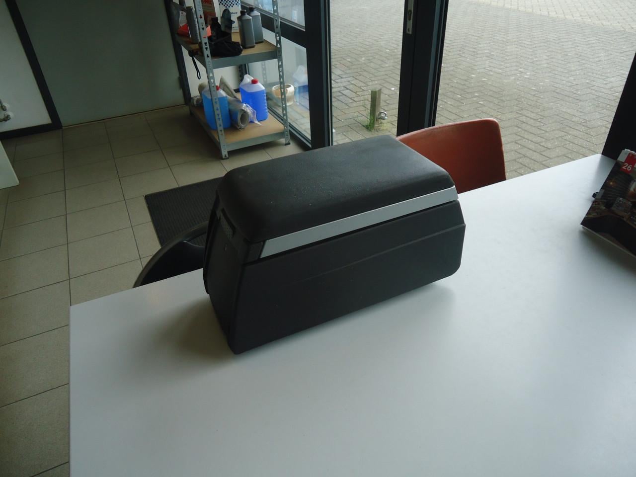 Armsteun meriva a achter