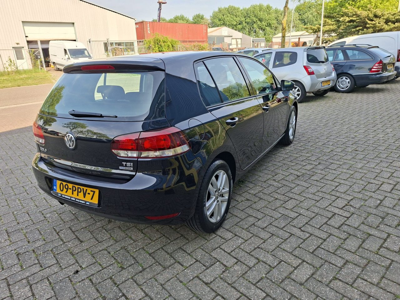 Volkswagen GOLF 1.2 TSI BlueMotion Highline 5deurs bj:2011 airco i.z.g.st