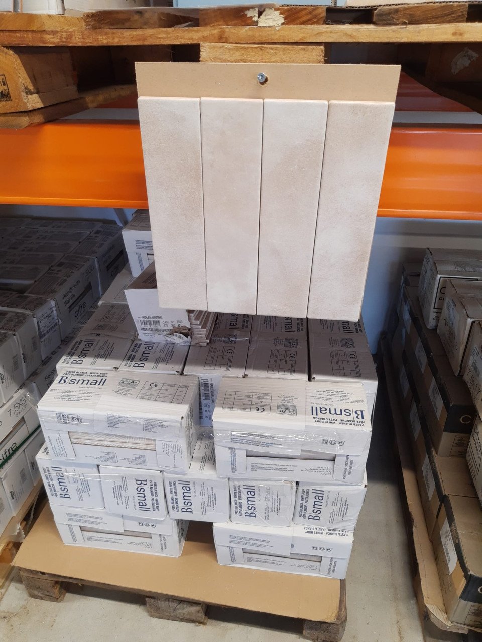 3035-244 Ca 35m² handvormlook tegel beige/crème, 7,5x30cm van 49,95/m² voor
