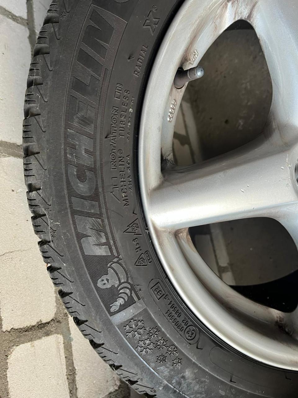 Lichtmetalen velgen met winterbanden voor bijv. VW Golf of Audi A3