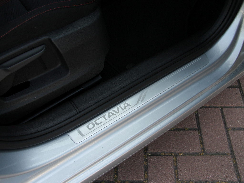 Skoda Octavia combi 1.0 tsi 116pk dsg style sport | kuipstoelen
