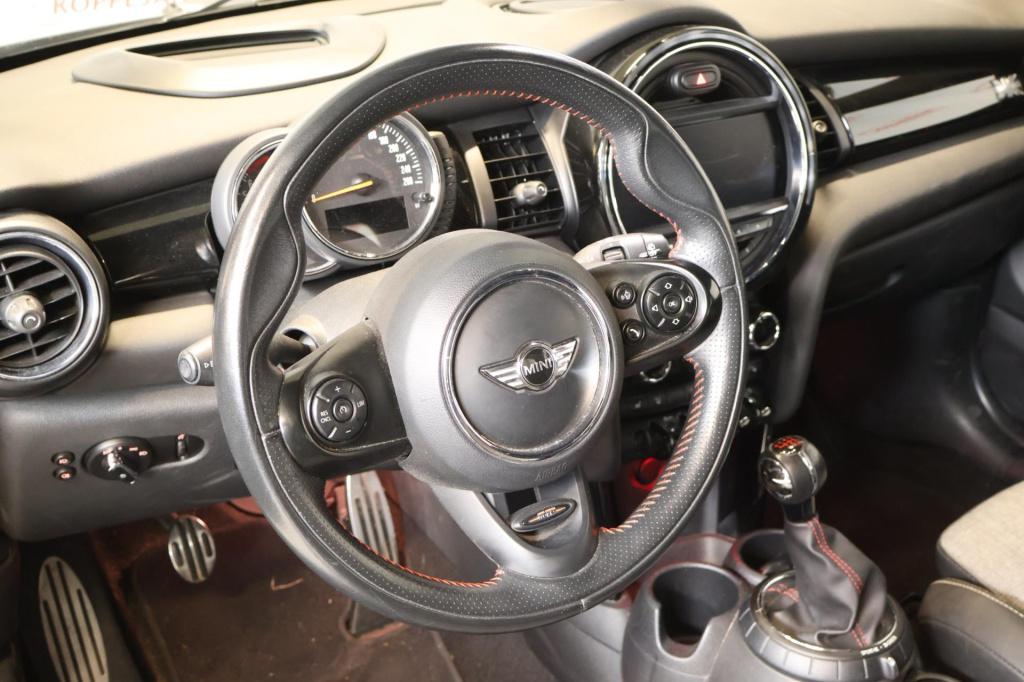 Mini Cooper 1.5 chili serious business nl auto, jcw in en exterieur, stoelv