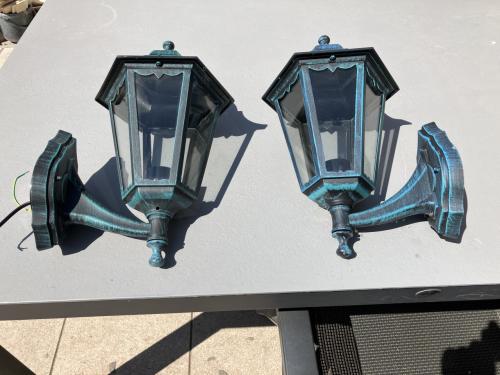 2 (wand)) buitenlampen