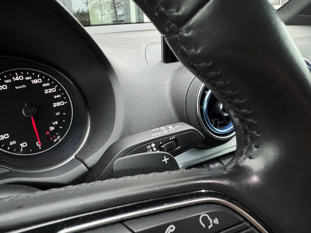 Audi Q2 2.0 tfsi quattro s-line * panoramadak * leder * black pack