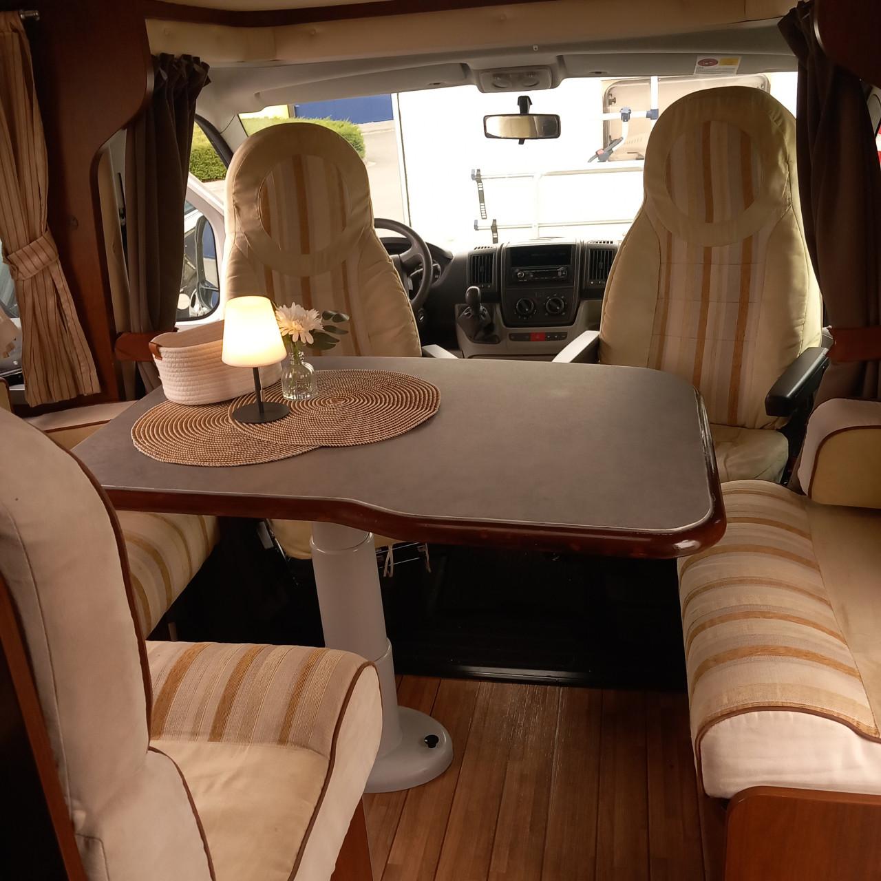 Te huur ; Ruime complete camper