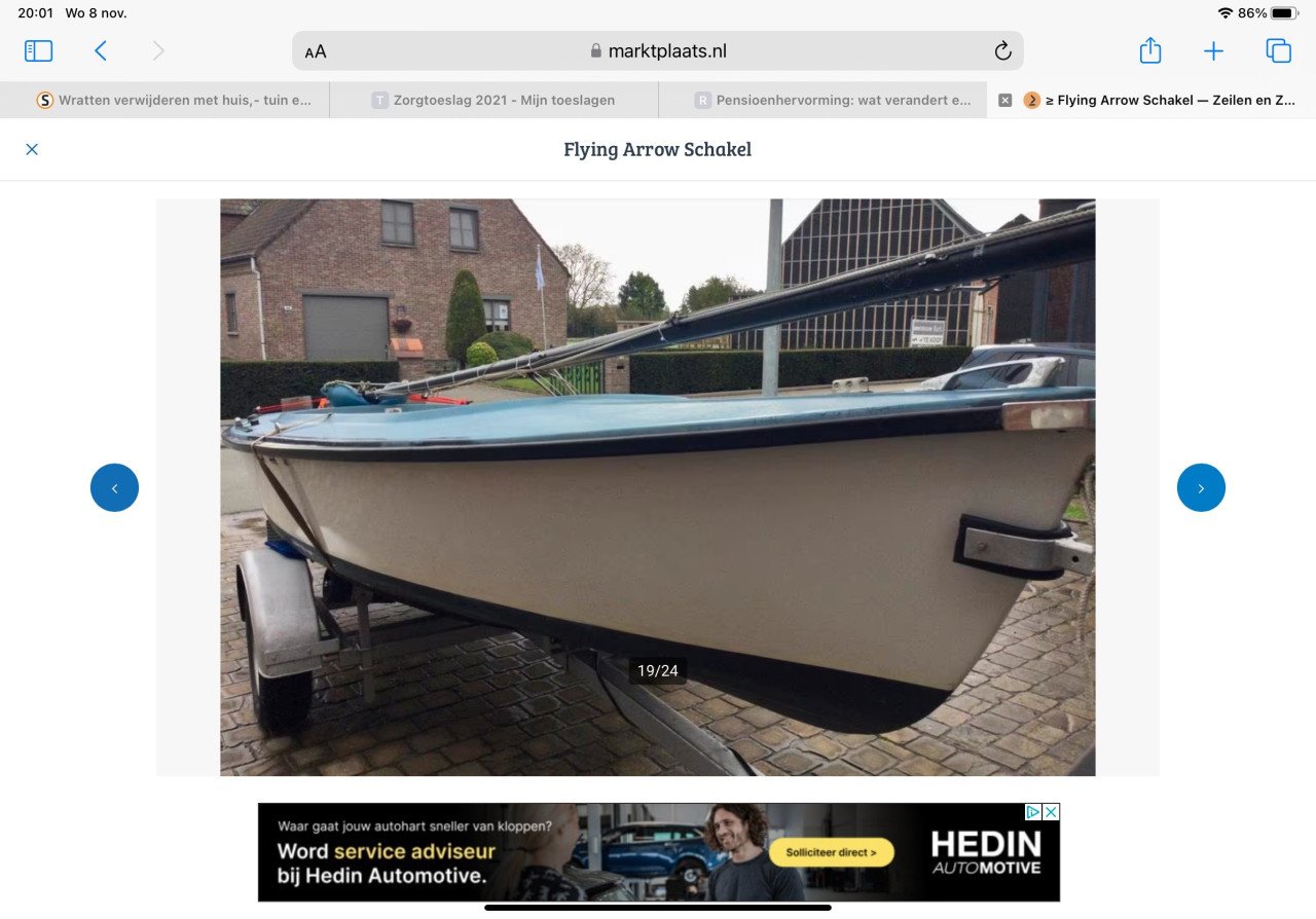 Flying arrow zeilboot met weg trailer
