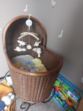 Rotan wieg gevlochten