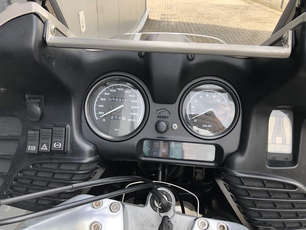 In nieuwstaat zijnde BMW R1100RT uit 2001 met slechts 59dkm, €1995,-