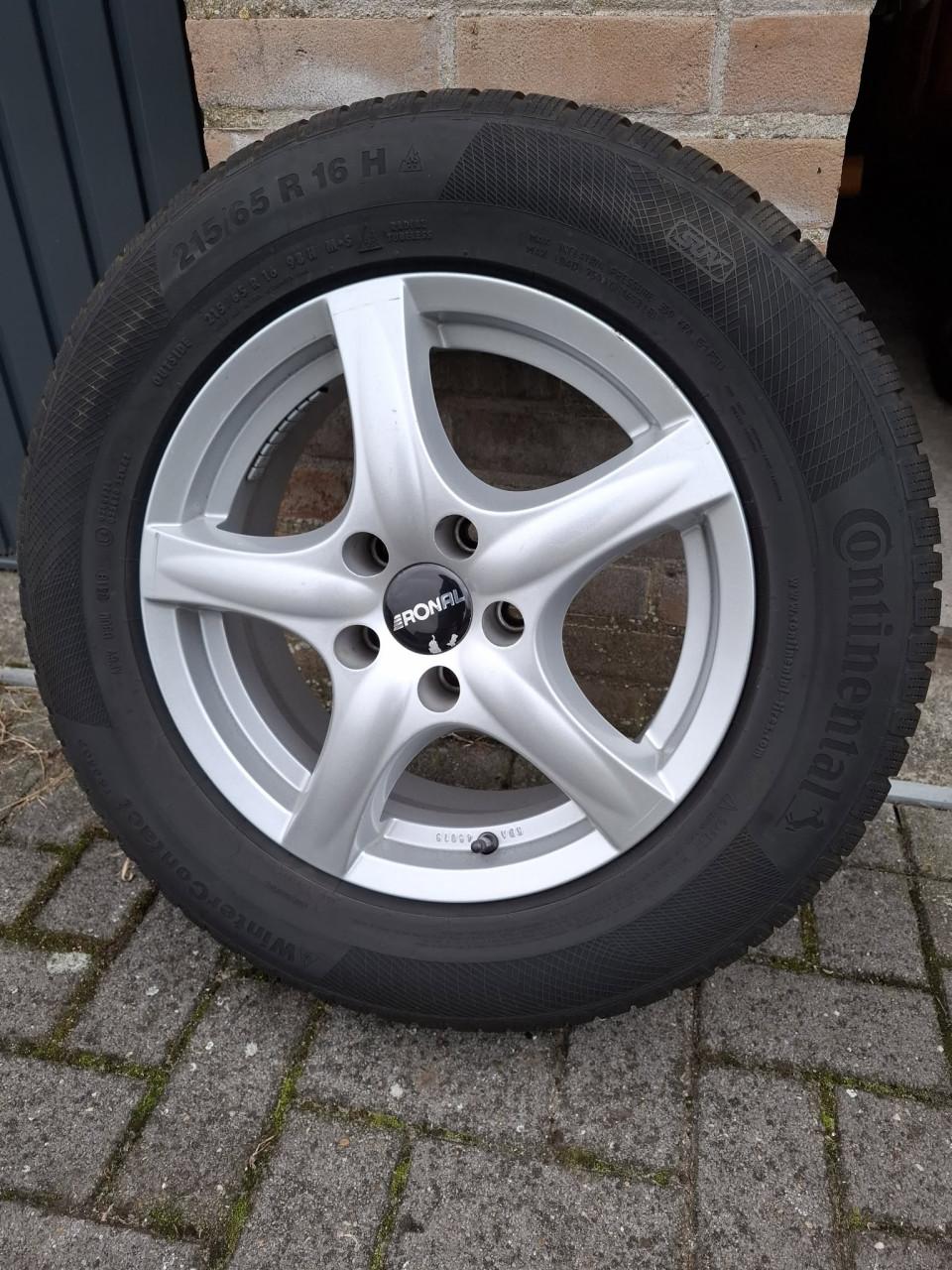 4 nette Ronal lichtmetalen wielen met goede winterbanden passend op div VW