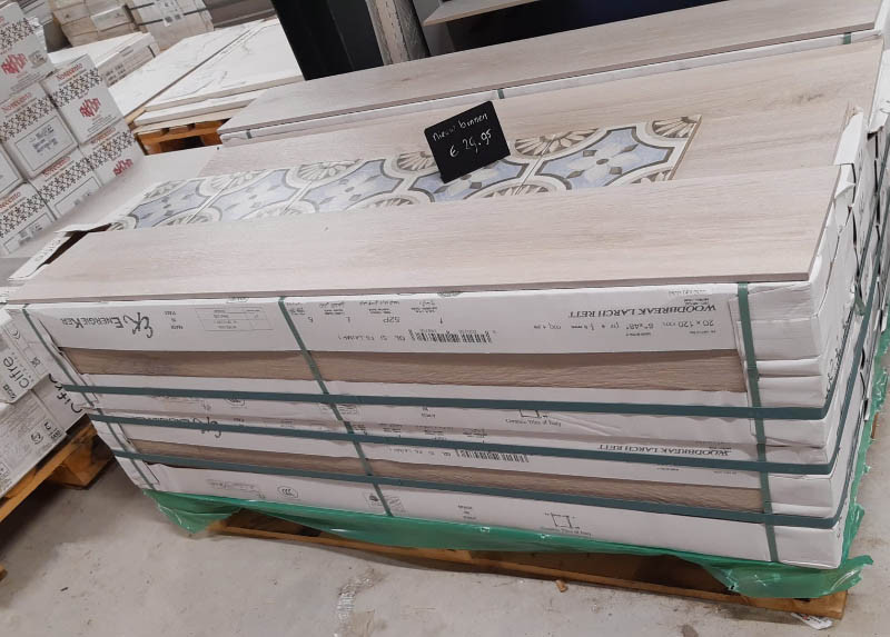 3030-291 ca 38 m² houtlook tegels, 20x120 cm van € 54,95/m²  voor