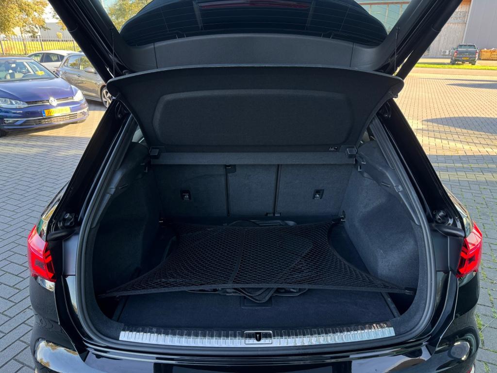 Audi Q3 35 tfsi 3x s line * matrix led * keyless * stoelverwarming