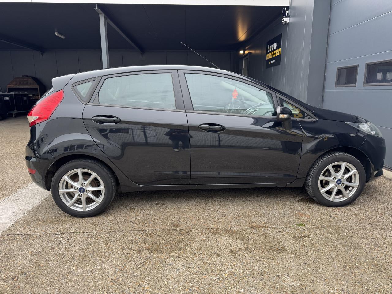 Ford Fiesta 1.25 44KW Champion 5DRS 2013  Airco Apk  Nap