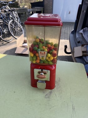 Kauwgomballen automaat S & B
