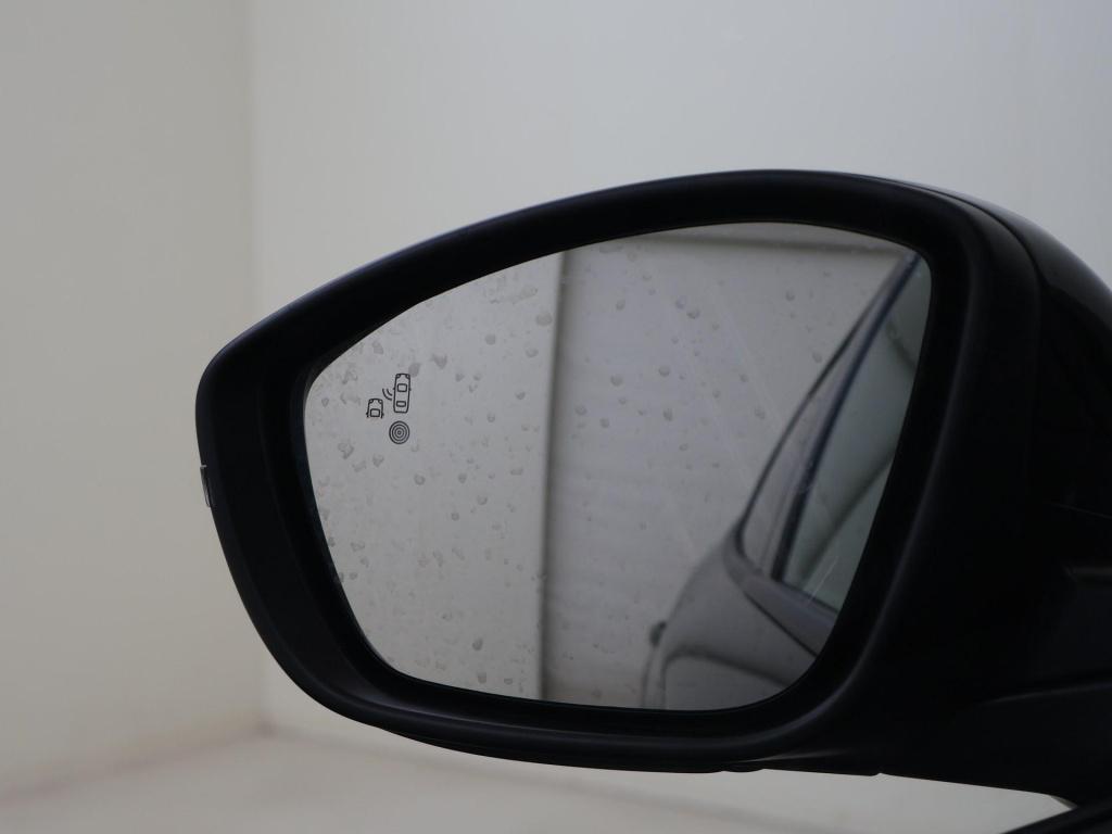 Peugeot 2008 1.2 hybrid 145 allure