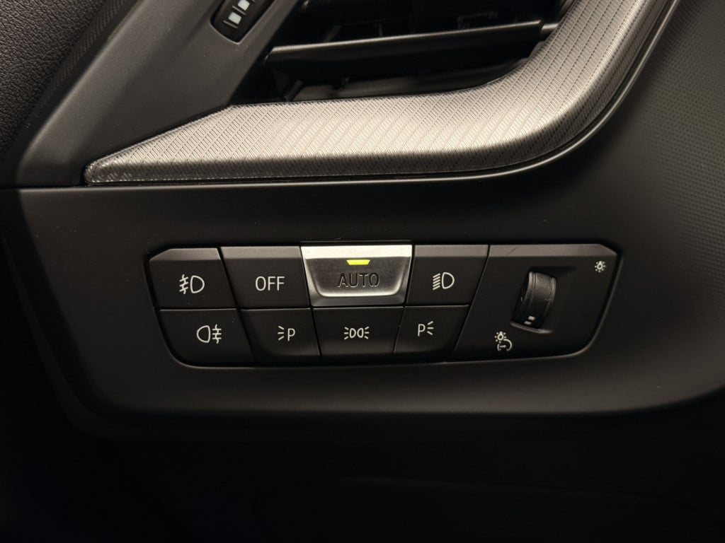 BMW 1 Serie 118i executive m-sport | stoelverwarming | led | stuurverwarmin