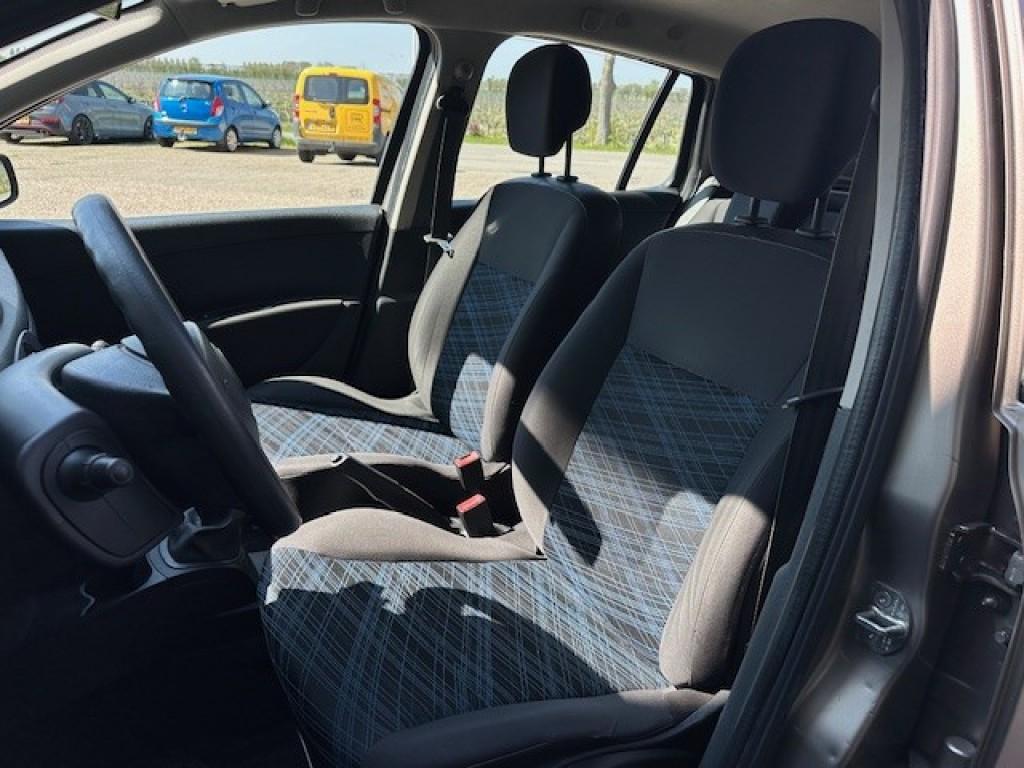 Renault Clio estate 1.2 - 16v expression