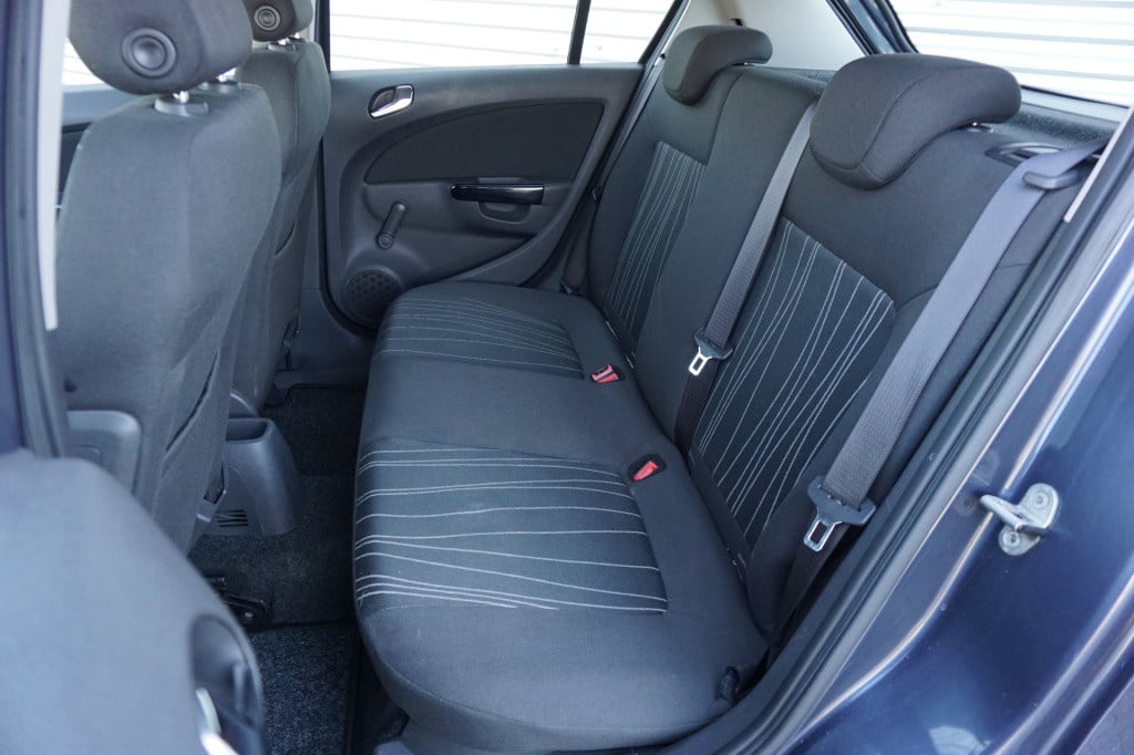Opel Corsa 1.4-16v enjoy airco / cruise / elektr. ramen / trekhaak / nap
