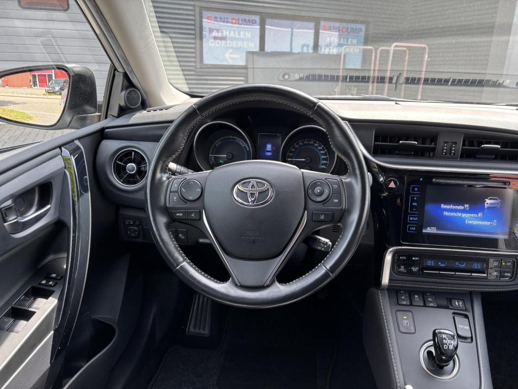 Toyota Auris 1.8 hybrid executive nl-auto!