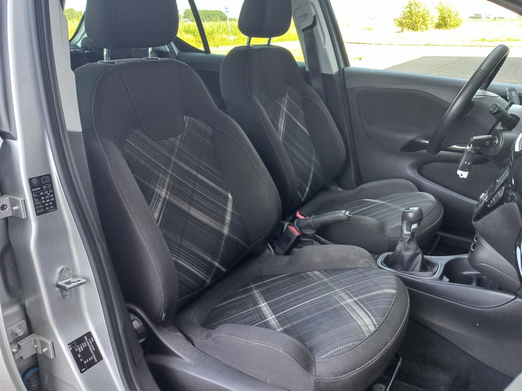 Opel Corsa 1.4 color edition | winterpakket | lmv | cruise | bluetooth
