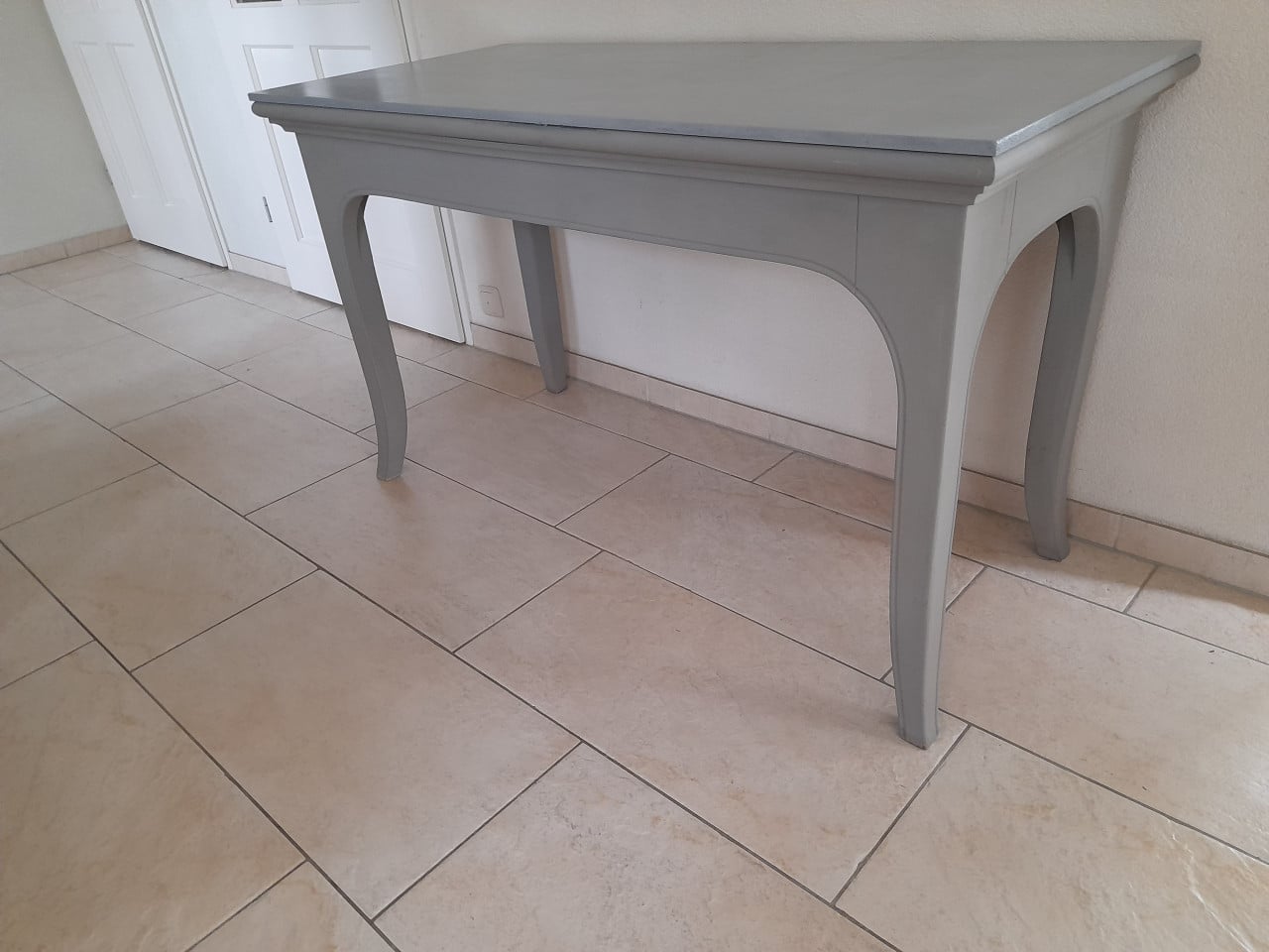Mooie massief houten tafel 128 x 58 x 75H (in goede staat )