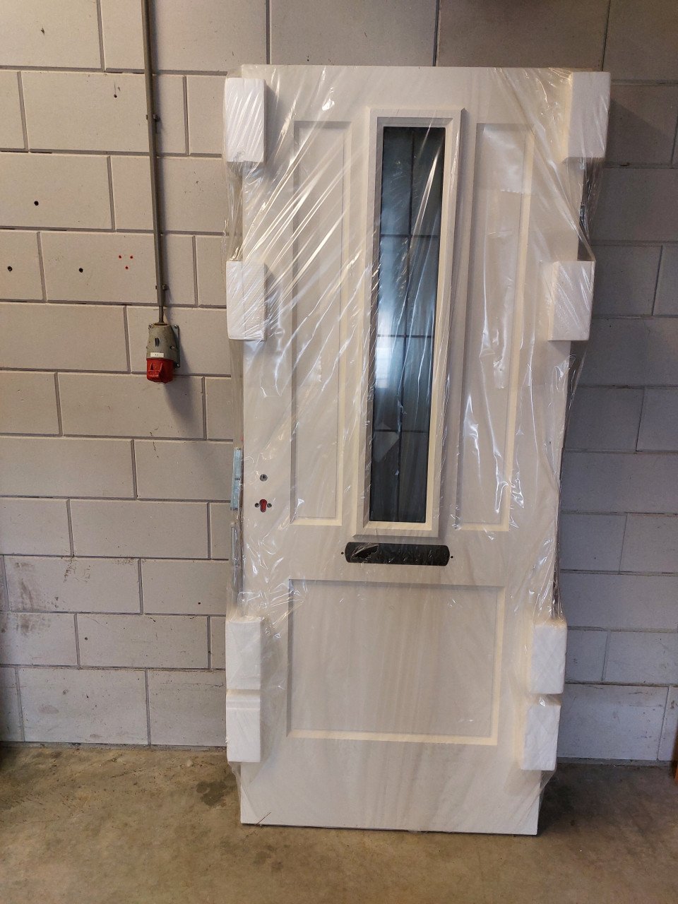 Nieuwe hardhouten voordeur
