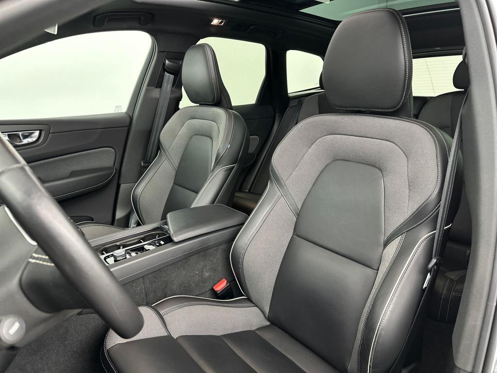 Volvo XC60 t8 390pk recharge r-design| pano| 360camera| trekhaak| h&k sound