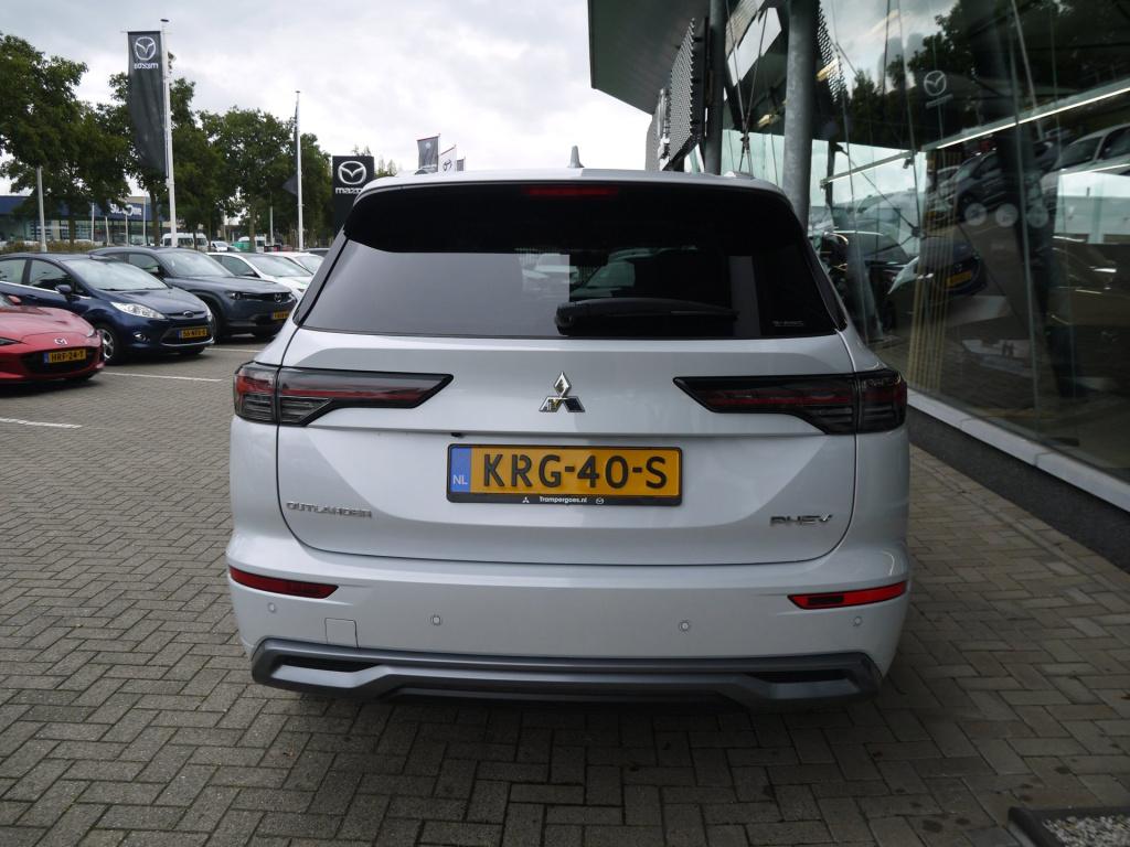 Mitsubishi Outlander 2.4 phev instyle 306pk s-awc|rijklaar