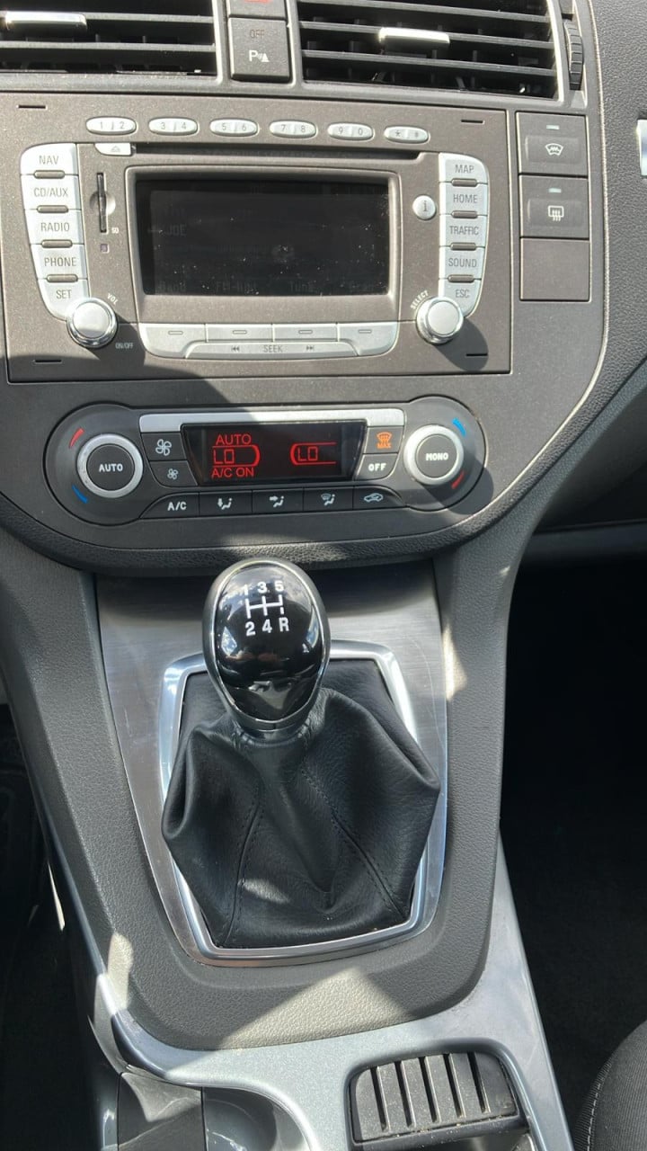 Ford c Max 1.8 16 v titanium