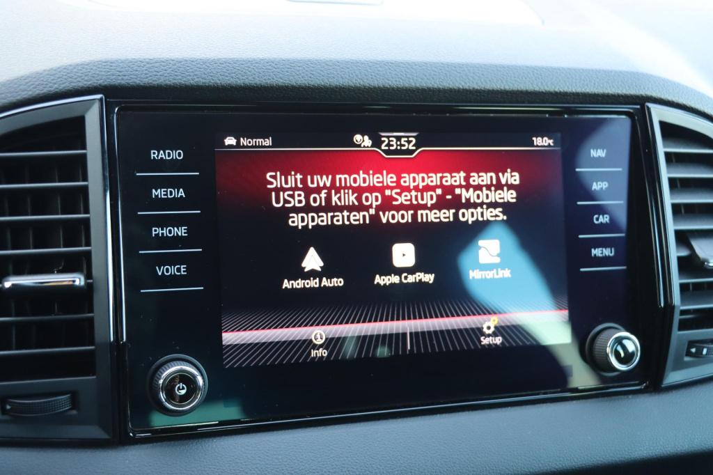 Skoda Karoq 1.5 tsi 150pk dsg7 sportline business trekhaak | camera | carpl