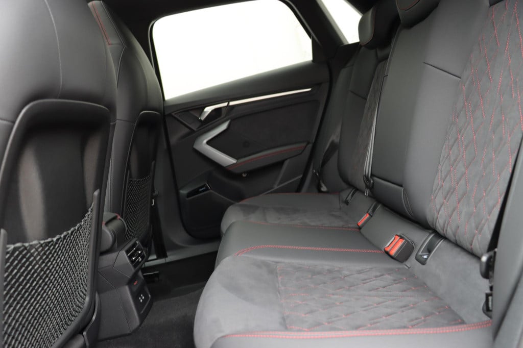 Audi A3 sportback 35 tsi s edition 150pk s-tronic | full options!