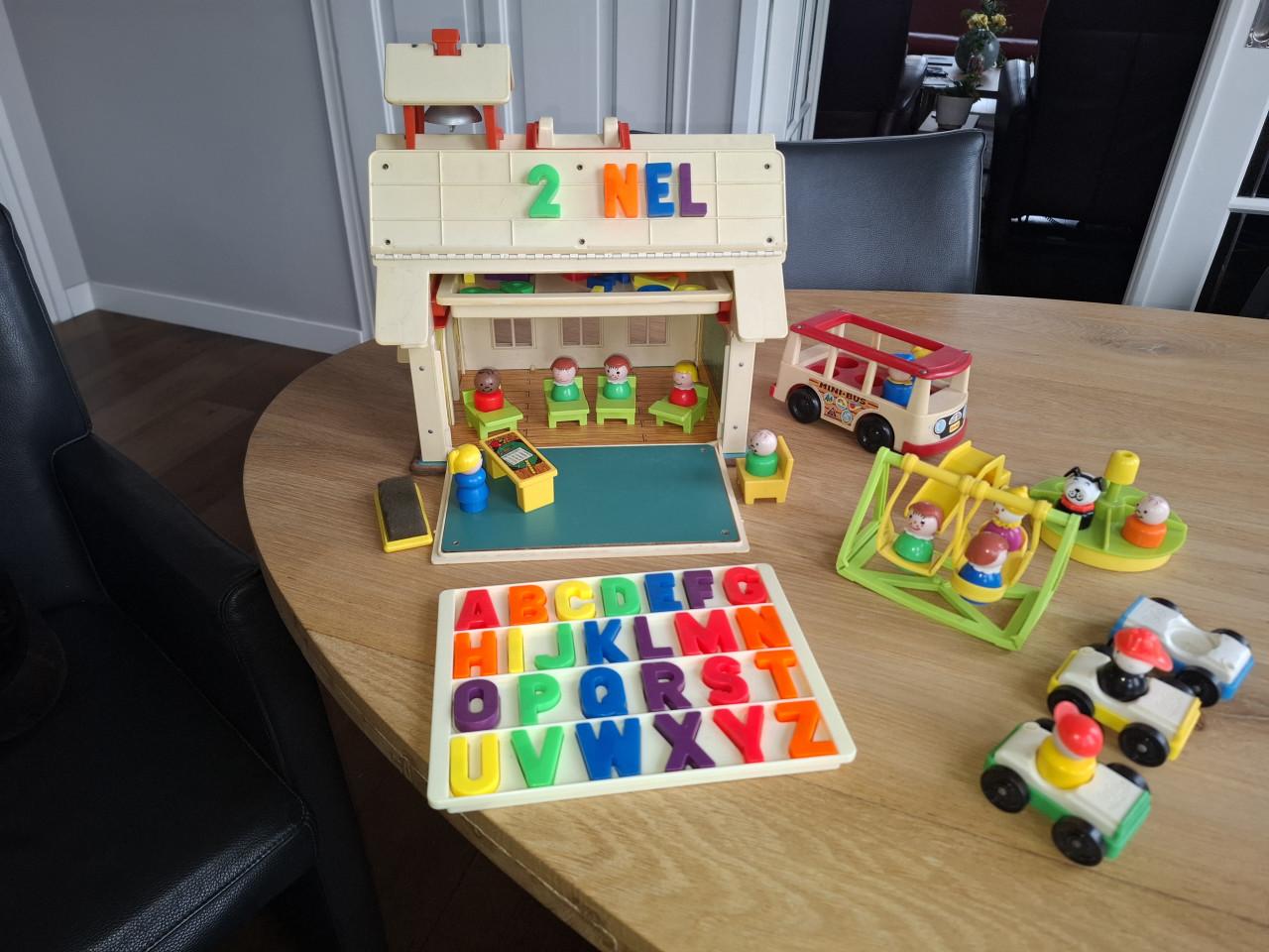 SCHOOL FISCHER PRICE