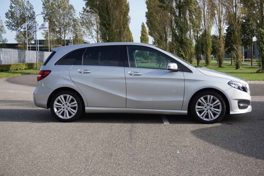 Mercedes-Benz B-Klasse 180 ambition style l facelift uitvoering l xenon l p