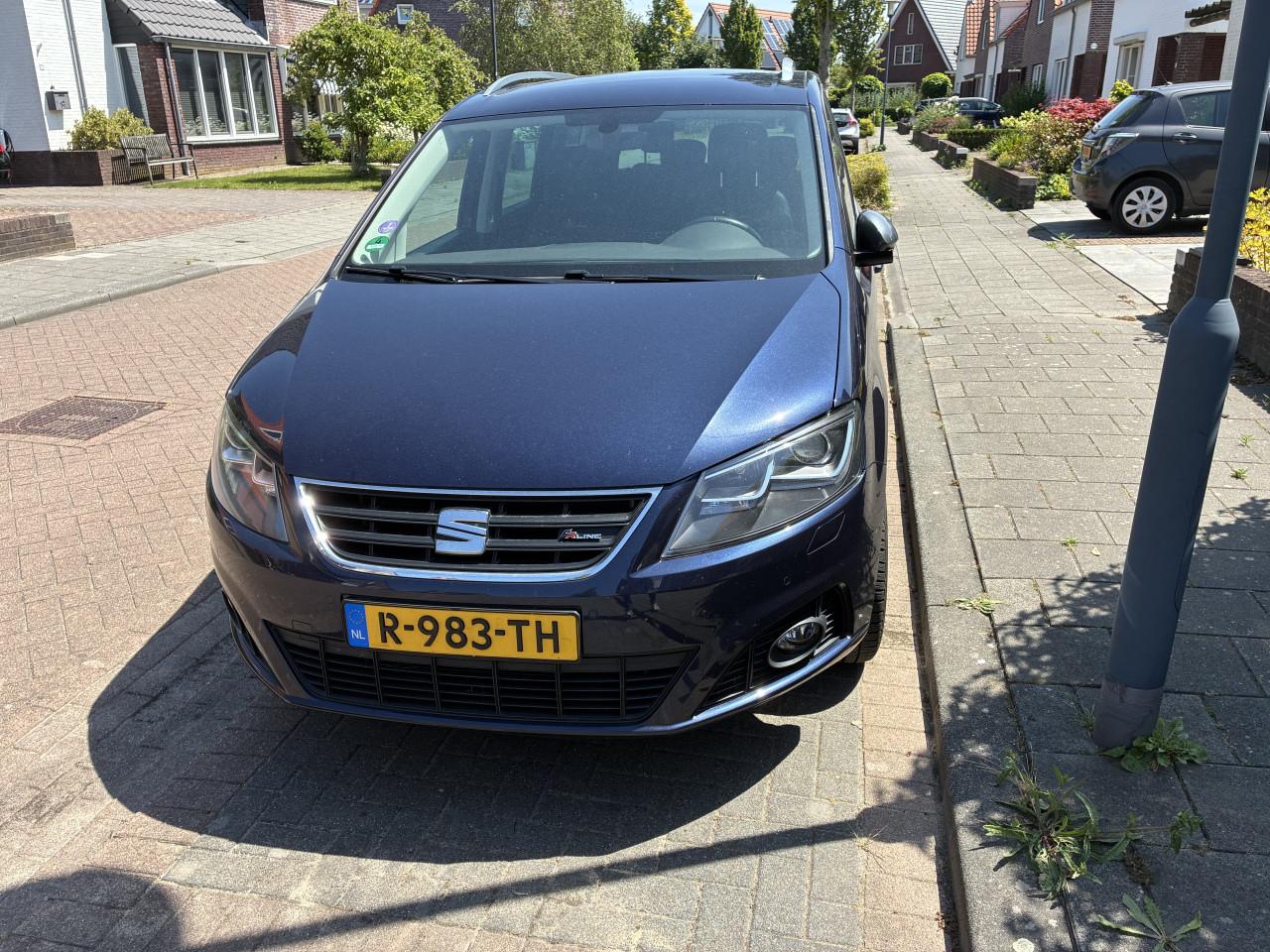 Seat Alhambra FR line 7 pers blauw metallic