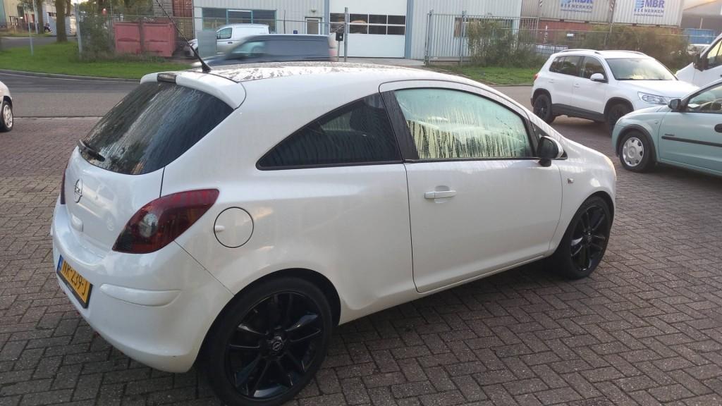 Opel Corsa 1.4 16v 111 edition