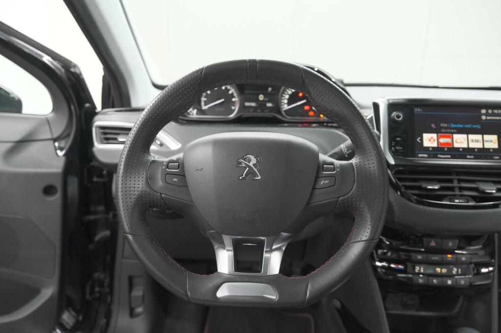 Peugeot 2008 puretech 110 eat6 gt line | trekhaak | camera | panoramadak | 