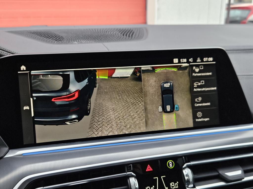 BMW X5 xdrive45e m-sport | achterasbesturing | trekhaak | luchtvering