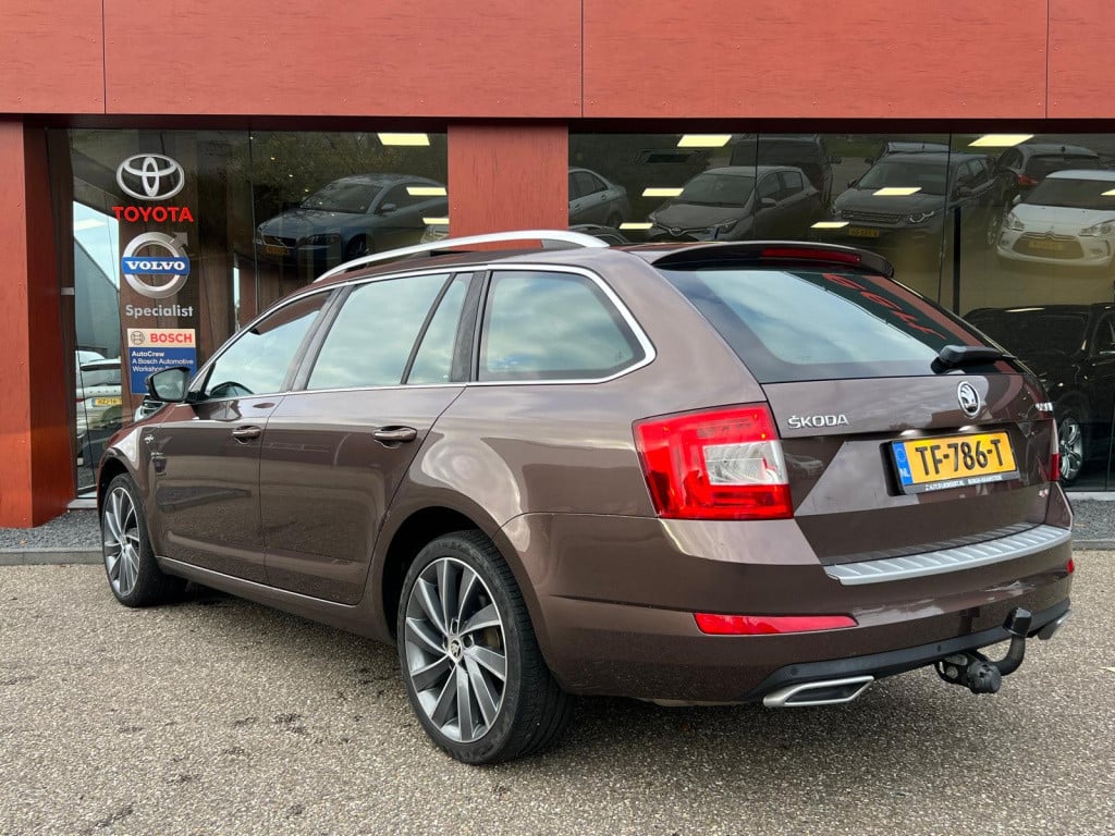 Skoda Octavia combi 1.8 tsi 4x4 laurin & klement | dsg | pano | trekhaak