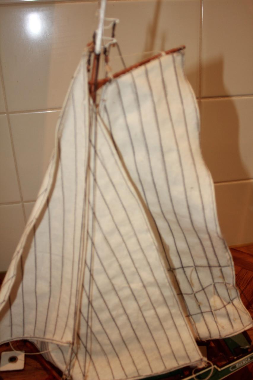 Houten bootje,,50/50 cm
