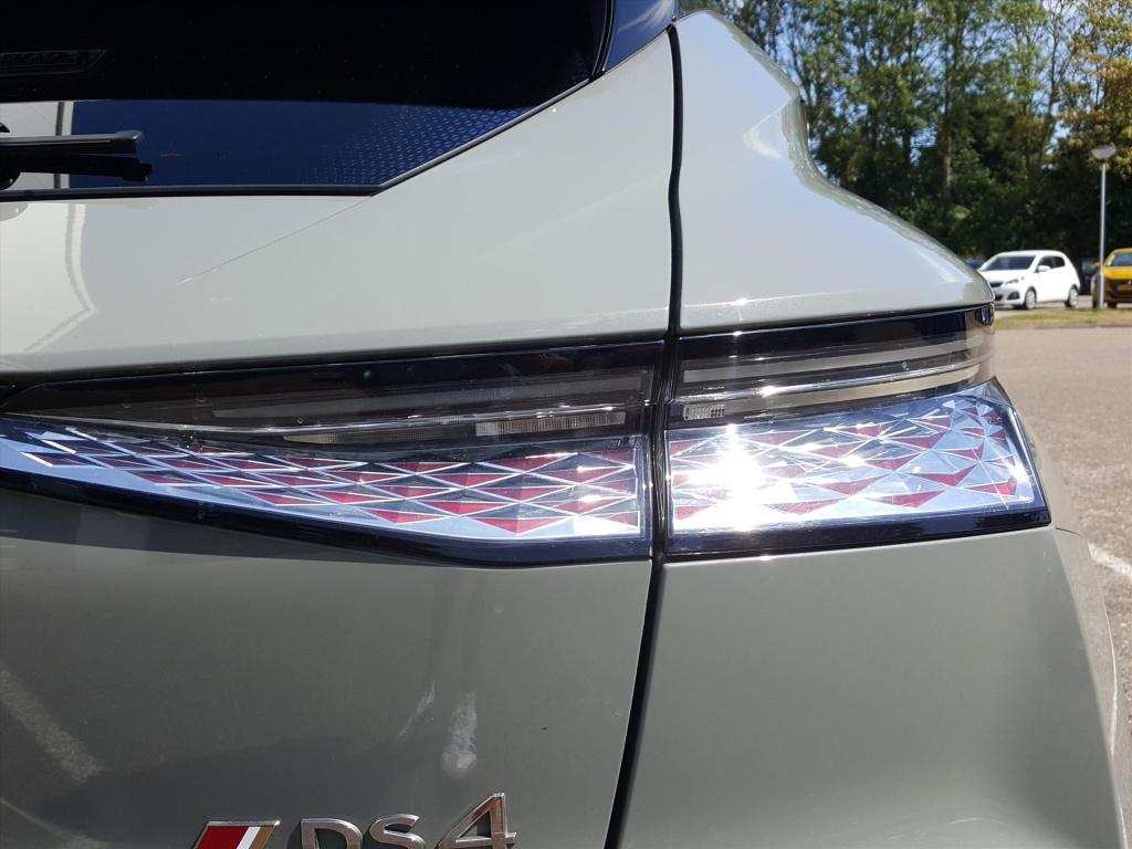 Ds Ds 4 1.6 puretech 180pk aut performance line |navi|applecarplay&androida