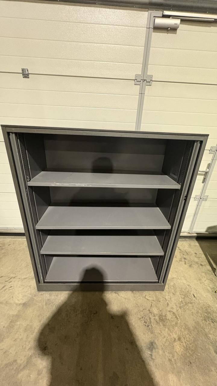 Stalen kast ahrend roldeurkast
