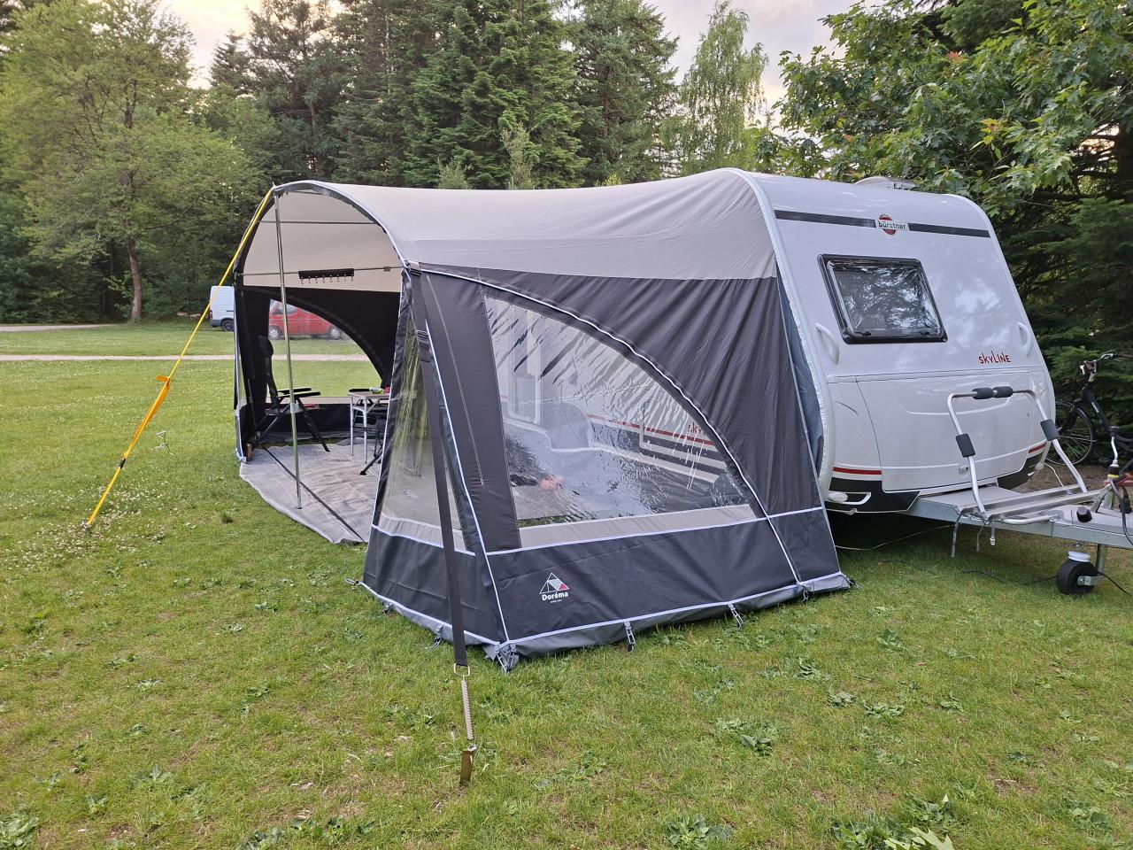 Te koop caravan luifel Dorema mondial maat 14 plus een set sunwings.