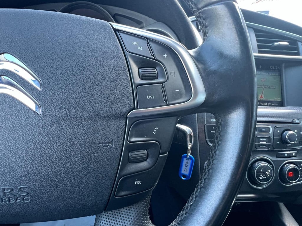 Citroen C4 1.6 vti collection, navi, trekhaak enz...