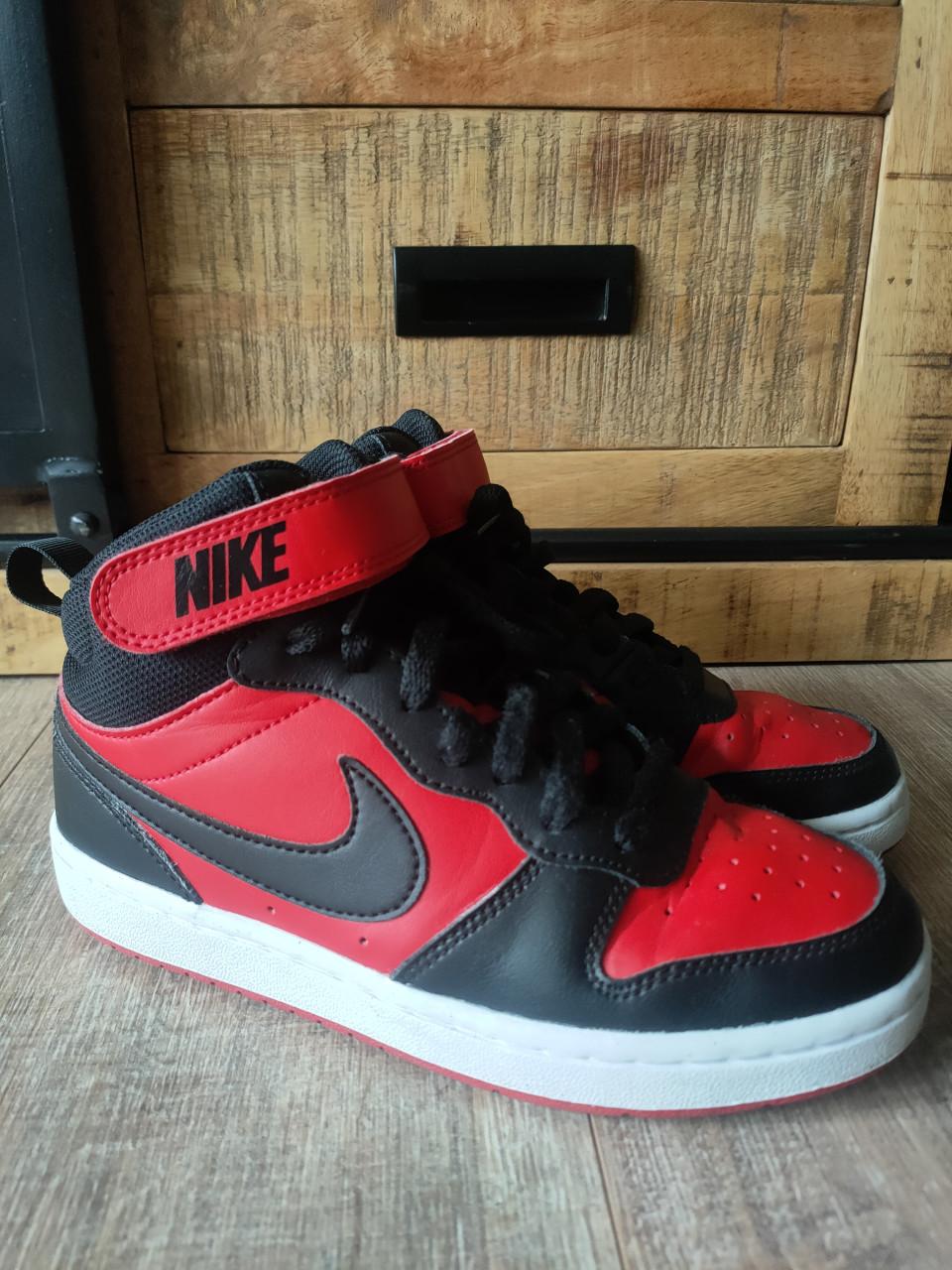 Nike Court Borough maat 36 ZGAN!