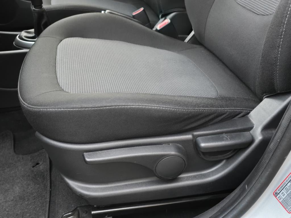 Hyundai I 20 1.2i business edition | radio | trekhaak