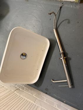 Complete wastafel met kraan