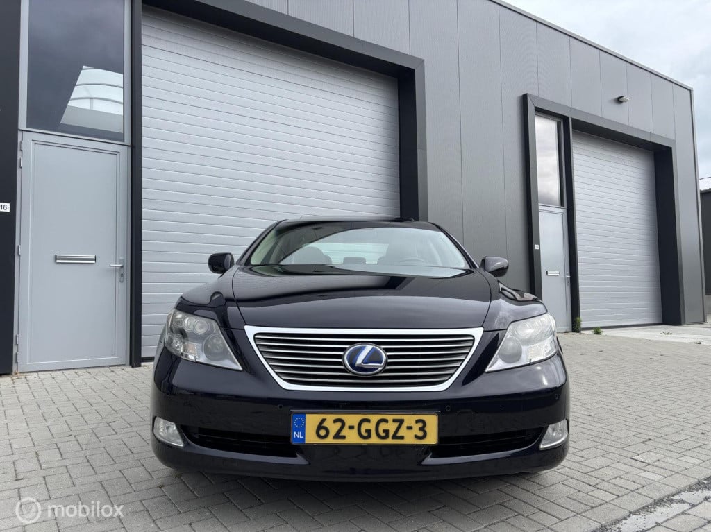 Lexus Ls 600h president hybride youngtimer