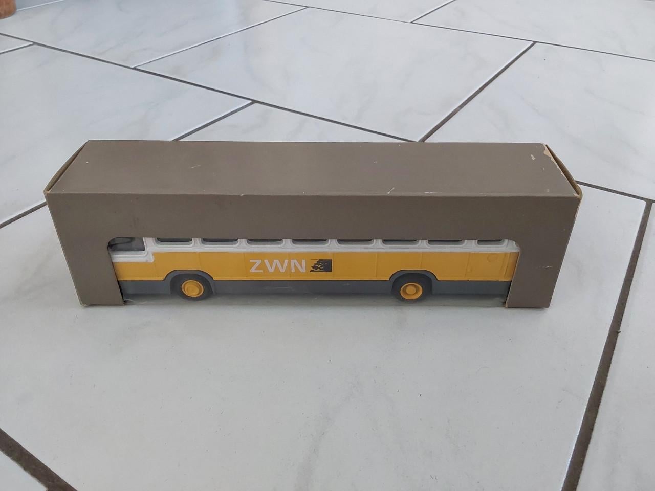 Miniatuur autobus ZWN
