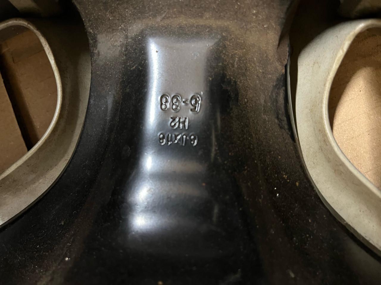 Nieuwe stalen velgen met sensoren Mercedes Citan 2025 met nieuwe wieldopen