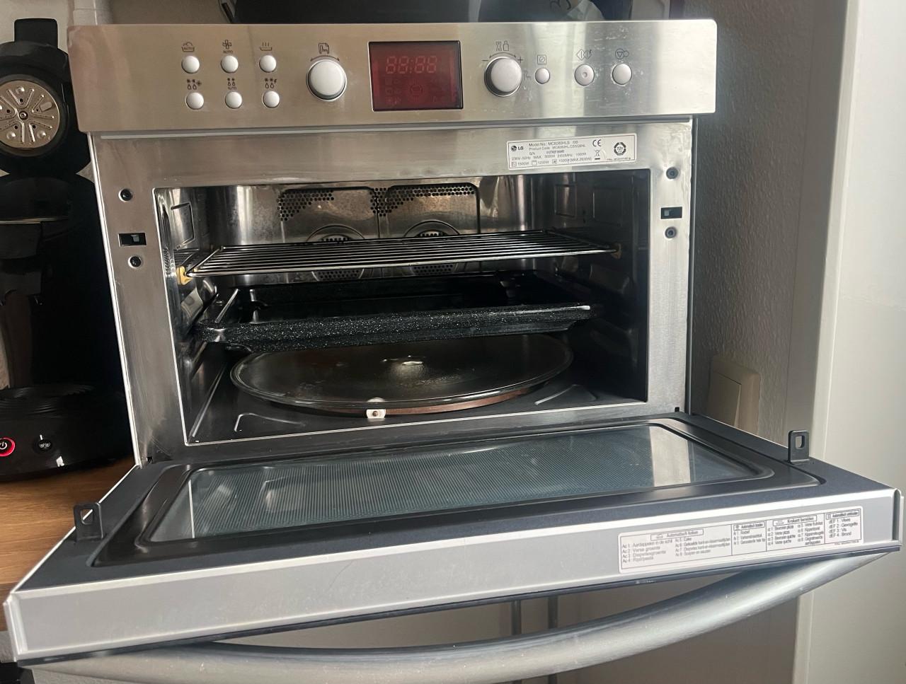 Combi oven magnetron