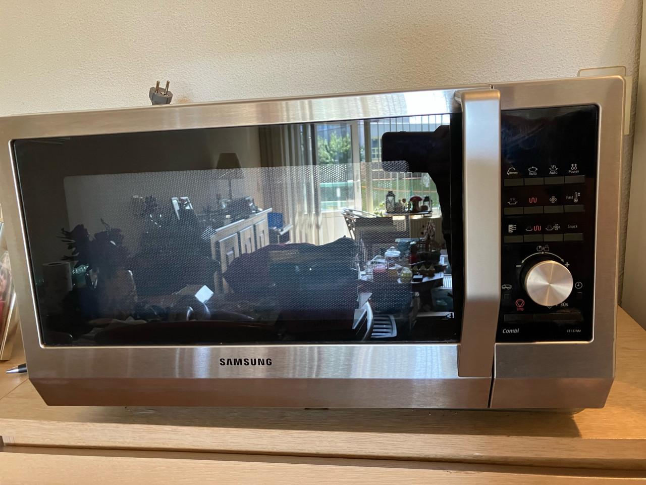 Combi magnetron SAMSUNG ( geen ophaal diensten)